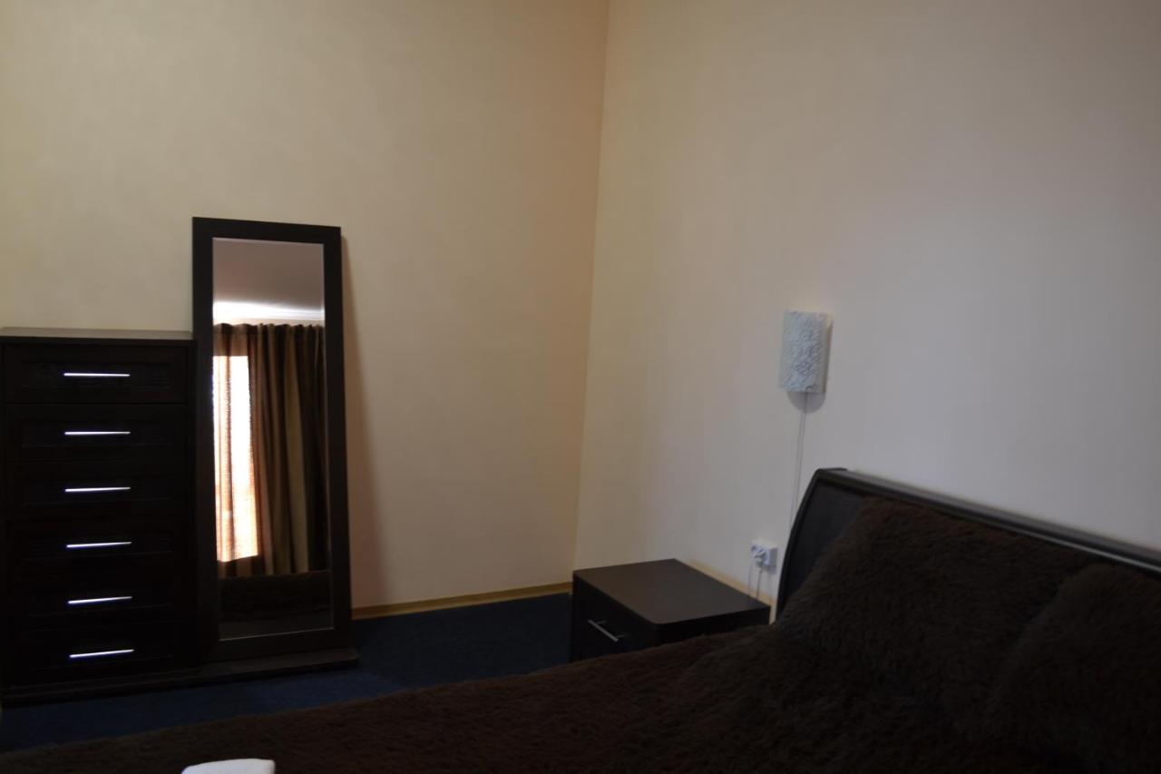 Art Hotel Chernivtsi Luaran gambar