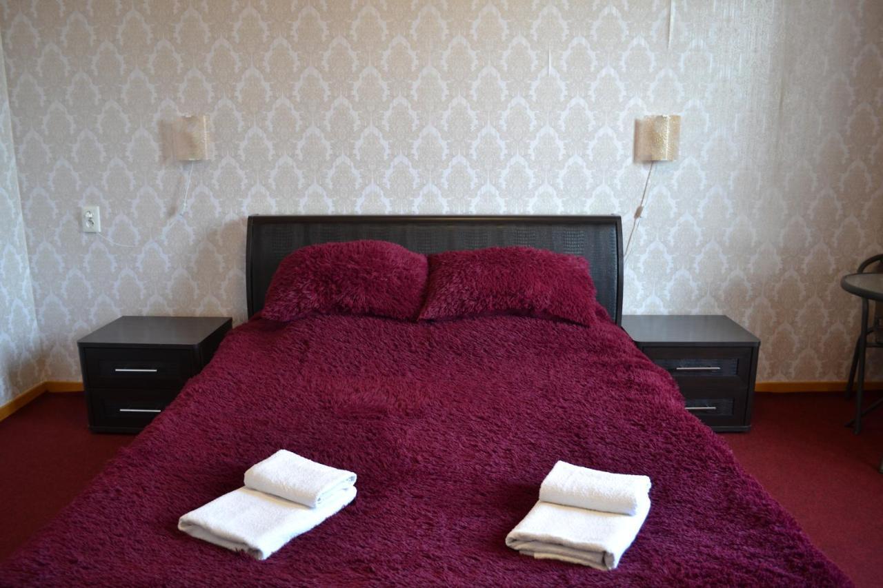 Art Hotel Chernivtsi Luaran gambar