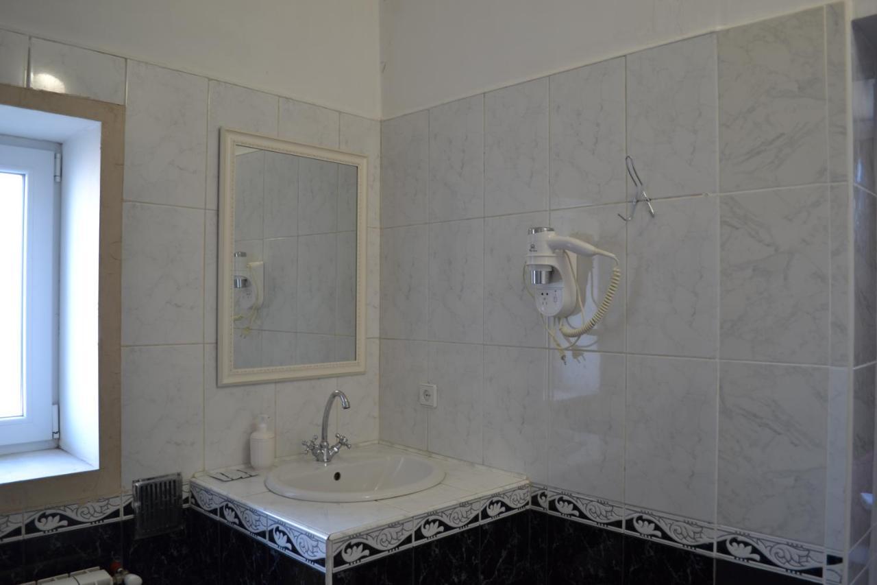 Art Hotel Chernivtsi Luaran gambar