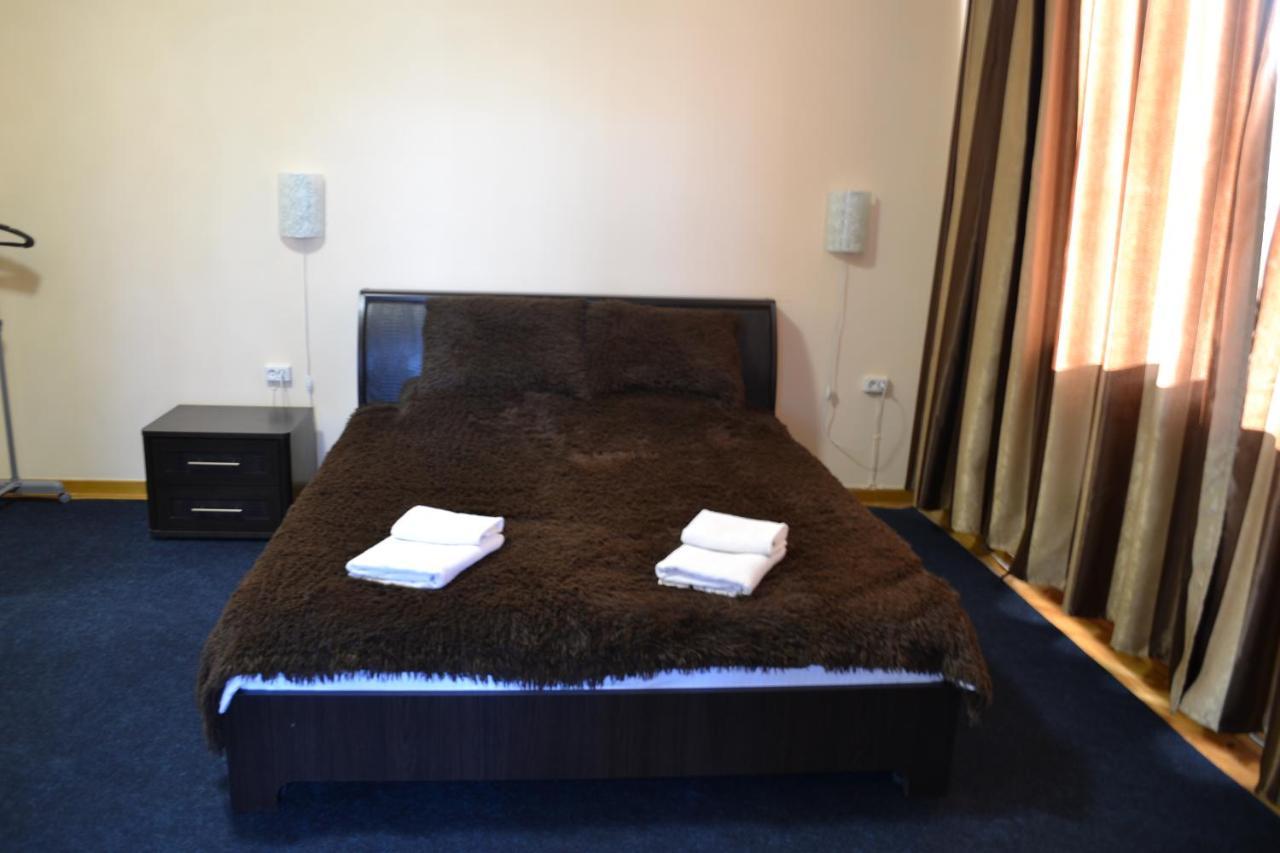 Art Hotel Chernivtsi Luaran gambar