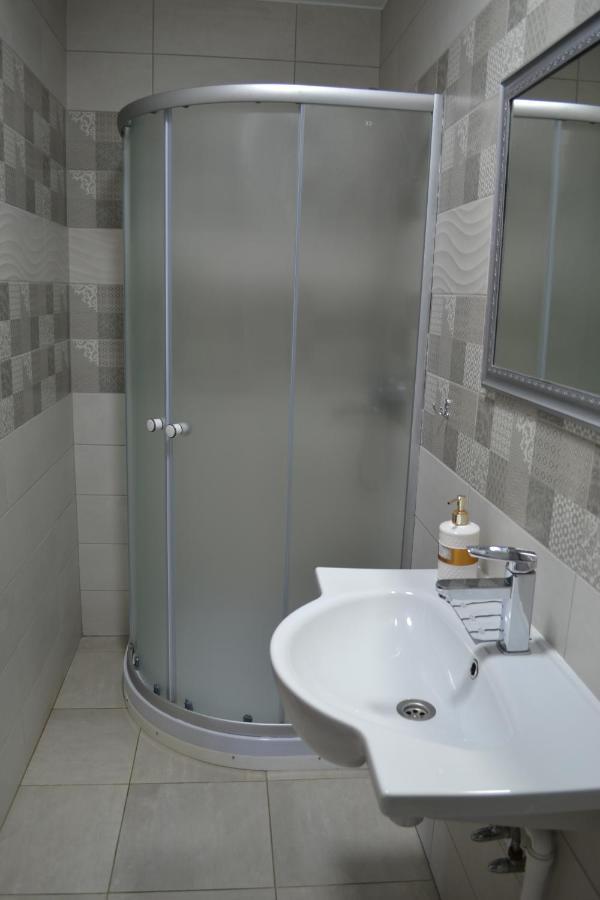 Art Hotel Chernivtsi Luaran gambar