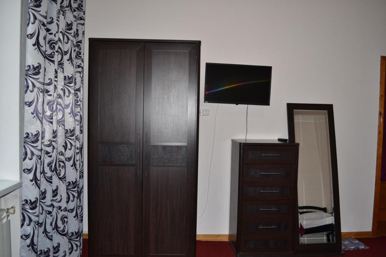 Art Hotel Chernivtsi Luaran gambar